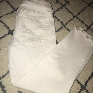 White American Eagle skinny jeans!